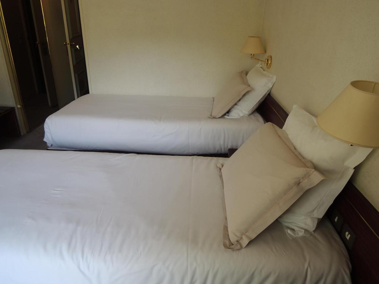 Hotel 4C Cluses Esterno foto